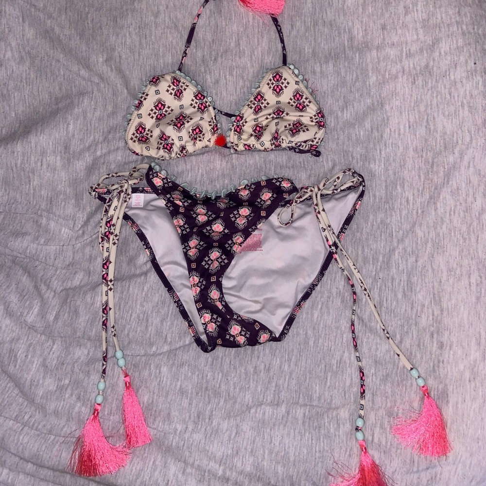 Victoria’s secret bathing suit